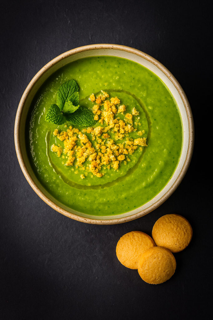 Salati olio extravergine con Vellutata di Piselli alla Menta con Crumble di Biscotto Salatì all'Olio Extravergine di oliva